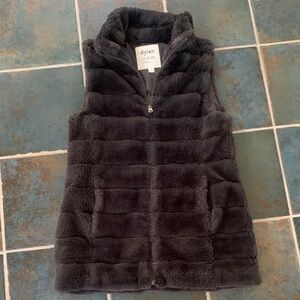 Dylan Charcoal Fuzzy Vest